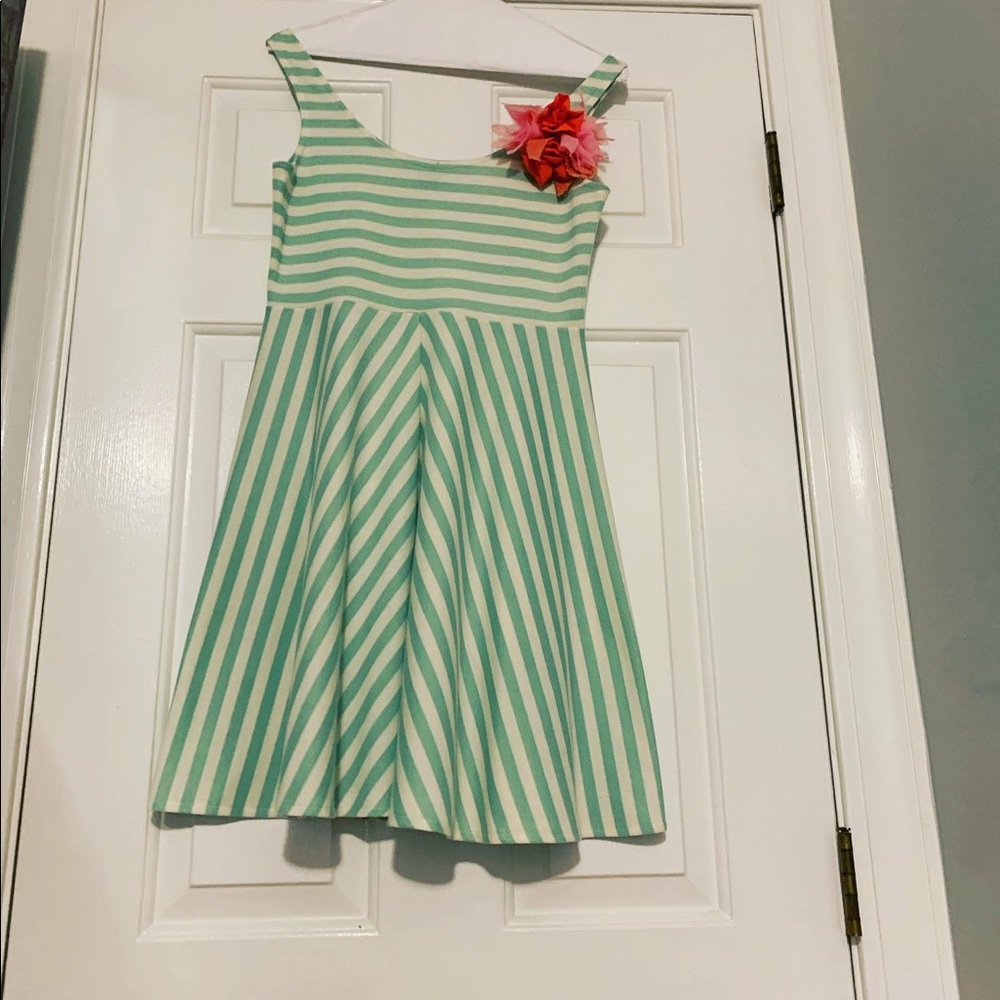 So cute never worn!! Definitely can adjust prices if wanting to!!